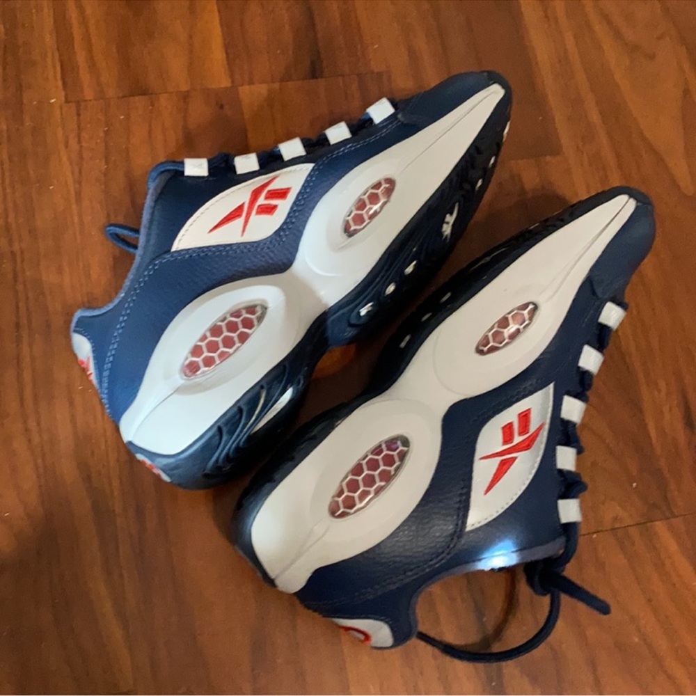 Reebok-Allen Iverson Question Georgetown Low Size 5 Men’s
*Woman’s Size 6.5*